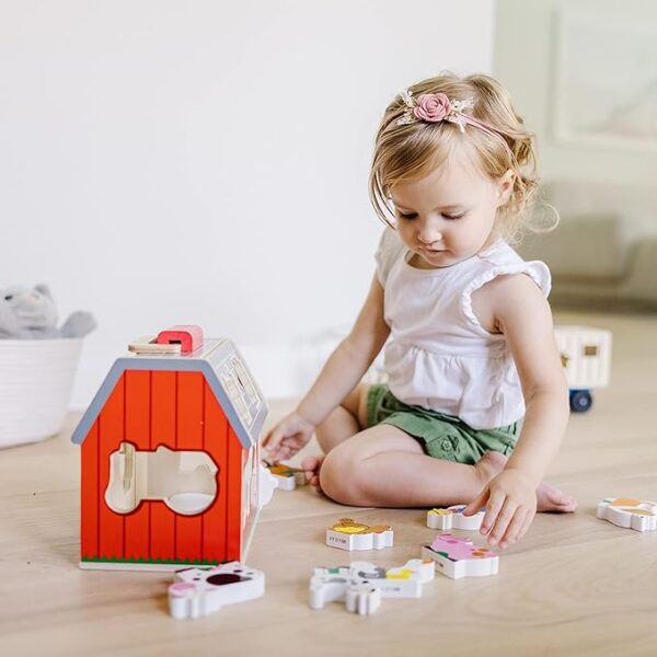 Melissa & Doug Wooden Take-Along Barn Toy with Flip-Up Roof and Handle, 10 Farm Play Pieces - Image 6